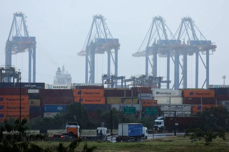 Empresa é condenada por trabalho clandestino em porões de navios no Porto de Santos
